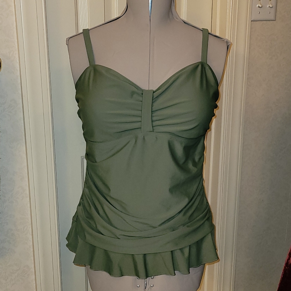 Hilor Tankini Retro Ruched Swimsuit Top with Ruffled Peplum Hem New Without Tag